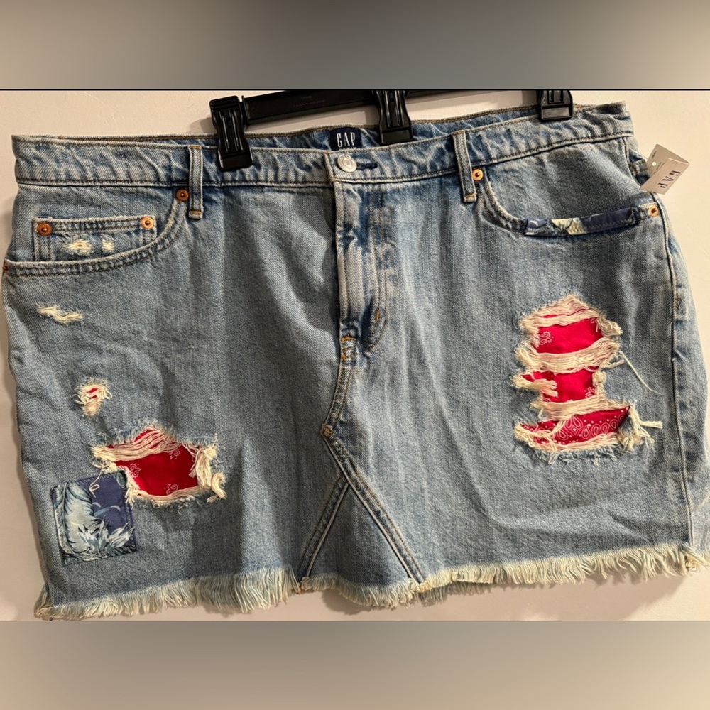 NWT Gap Women Patched Mini Jean Skirt-Size 34